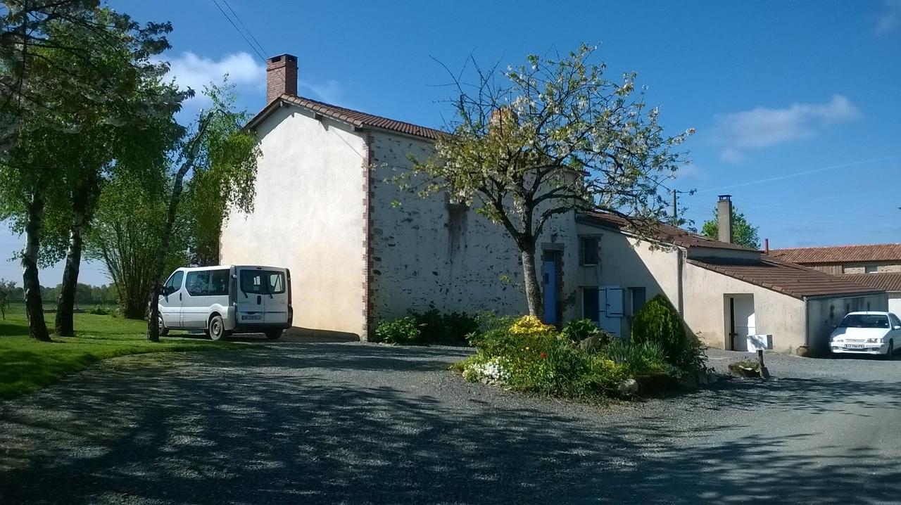 Vendrennes Chez Florymarysol Bed & Breakfast Exterior photo